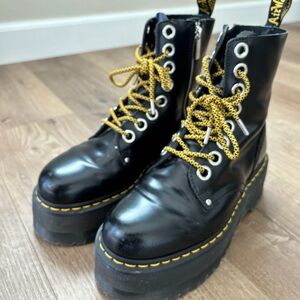 Women’s Jadon Max Platform boots. Worn a few times